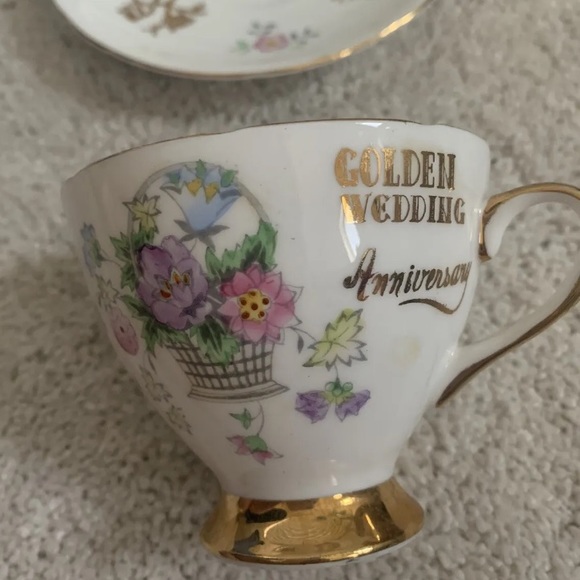 Vintage 1980’s Gladstone Bone China Golden Wedding Teacup and saucer - Picture 2 of 10